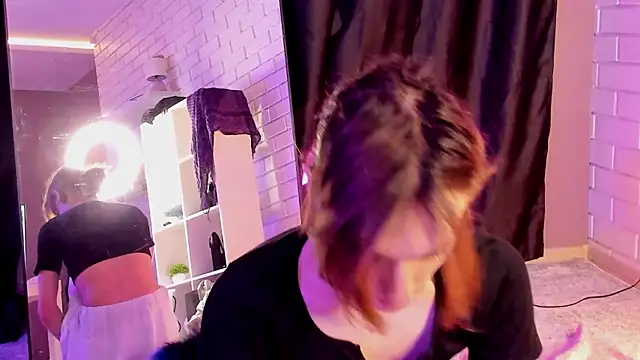 Anjela Botton online show from November 2025 06:21:01 PM