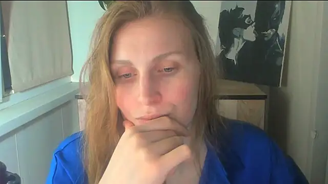 Snapshot of JuliaMuuun chatting on April 2026 07:07:02 PM JuliaMuuun online show from April 2026 07:07:02 PM