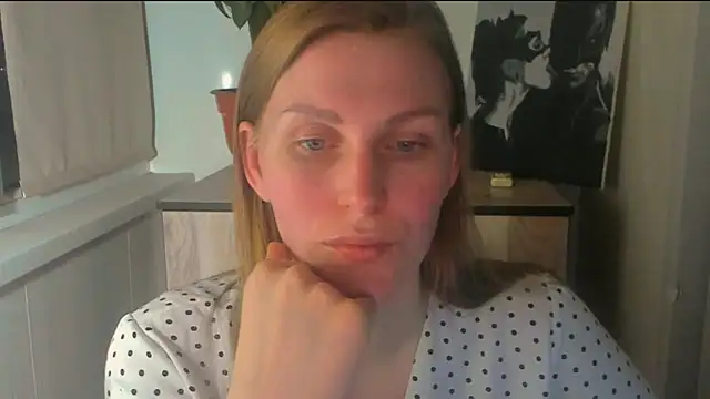 Snapshot of JuliaMuuun chatting on April 2026 09:31:02 PM JuliaMuuun online show from April 2026 09:31:02 PM