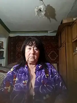 CrystalLime6411 online show from September 2025 04:22:02 PM