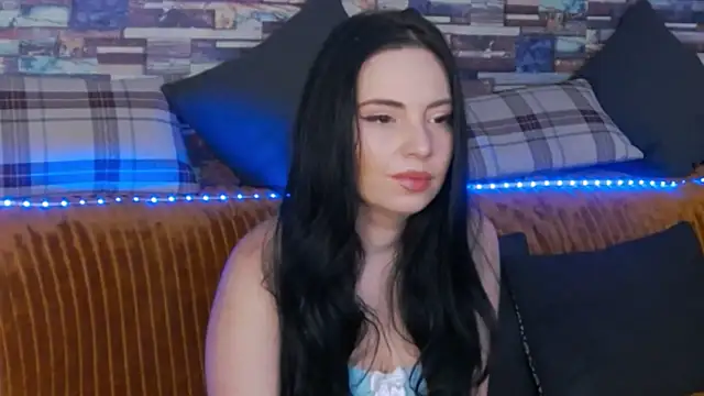 GrayLunna online show from December 2025 06:17:02 AM