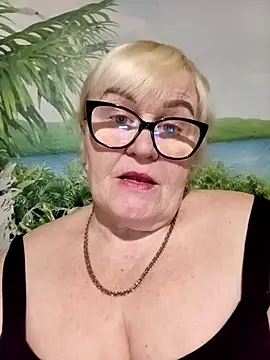 VioletSweet5566 online show from April 2026 04:45:02 PM