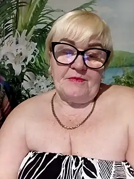 VioletSweet5566 online show from April 2026 05:45:02 PM