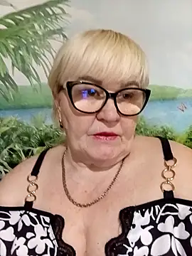 Snapshot of VioletSweet5566 chatting on April 2026 05:23:01 AM VioletSweet5566 online show from April 2026 05:23:01 AM