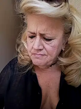 Belladama61 online show from September 2025 11:35:02 AM