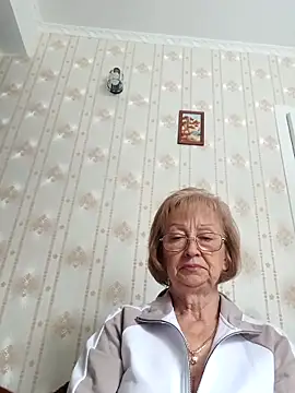 AlikaSwan5821 online show from October 2025 01:07:01 PM