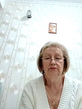 AlikaSwan5821 online show from December 2025 08:17:01 PM