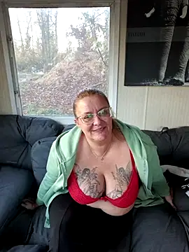 Snapshot of Misspapillon1840 chatting on December 2025 08:12:02 AM Misspapillon1840 online show from December 2025 08:12:02 AM