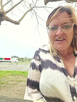 Snapshot of Misspapillon1840 chatting on April 2026 01:31:01 PM Misspapillon1840 online show from April 2026 01:31:01 PM