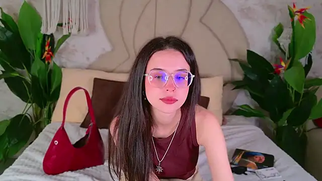 Snapshot of LANA_MILANO chatting on October 2025 03:54:01 PM LANA MILANO online show from October 2025 03:54:01 PM
