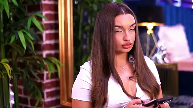 MillaSerene online show from November 2025 07:29:01 AM