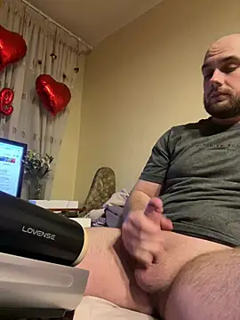 LuckyGirlfriends online show from April 2026 09:57:02 PM