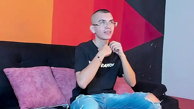 RowanCley online show from September 2025 12:09:01 PM