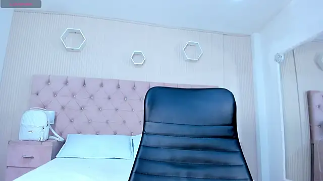 MadisonSky  online show from October 2025 11:44:01 AM