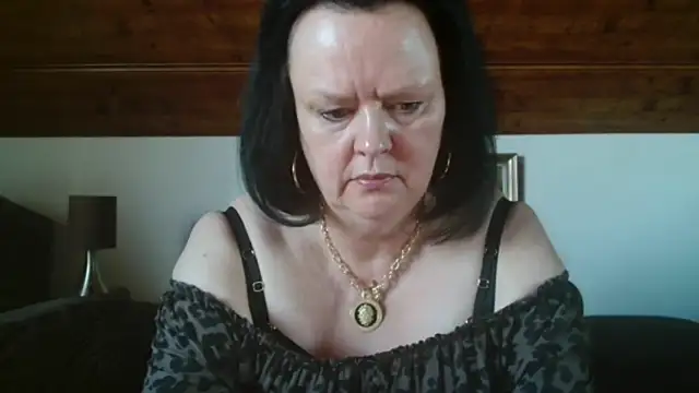Snapshot of TiffanyMature chatting on September 2025 08:41:02 AM TiffanyMature online show from September 2025 08:41:02 AM