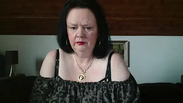 Snapshot of TiffanyMature chatting on October 2025 07:06:02 AM TiffanyMature online show from October 2025 07:06:02 AM