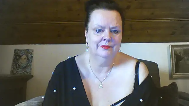 TiffanyMature online show from April 2026 08:17:01 AM
