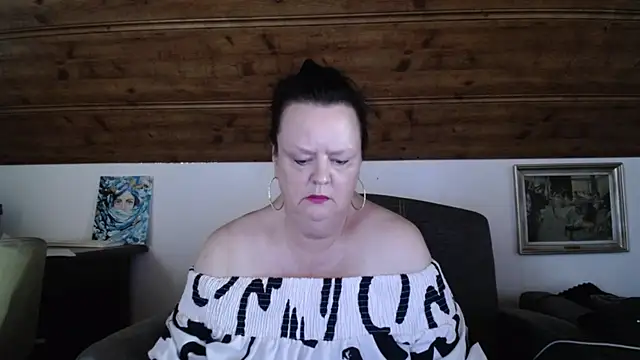 Snapshot of TiffanyMature chatting on July 2026 02:13:01 PM TiffanyMature online show from July 2026 02:13:01 PM