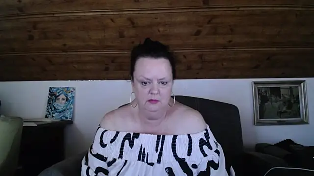 Snapshot of TiffanyMature chatting on July 2026 03:21:02 PM TiffanyMature online show from July 2026 03:21:02 PM