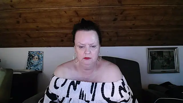 Snapshot of TiffanyMature chatting on July 2026 05:12:02 PM TiffanyMature online show from July 2026 05:12:02 PM