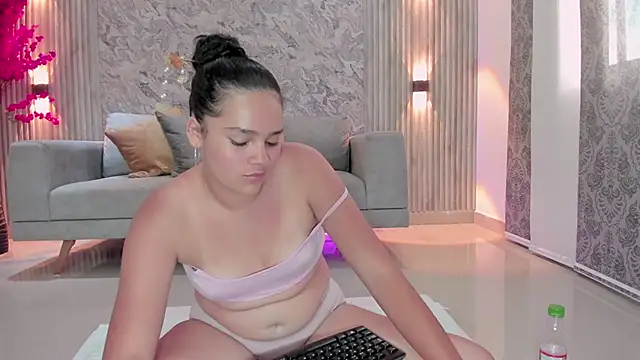 karlie small online show from March 2026 07:31:02 PM