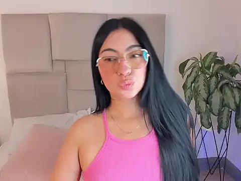 laurenn smith online show from September 2025 01:03:01 PM