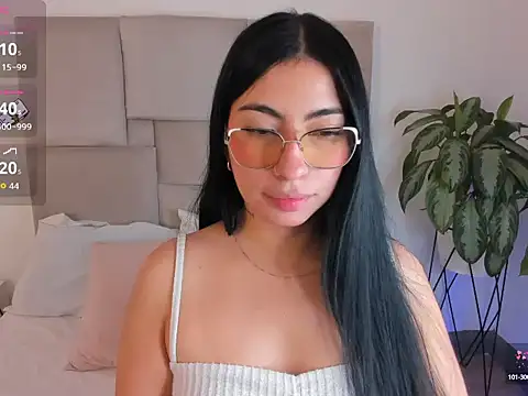 laurenn smith online show from September 2025 12:54:02 PM