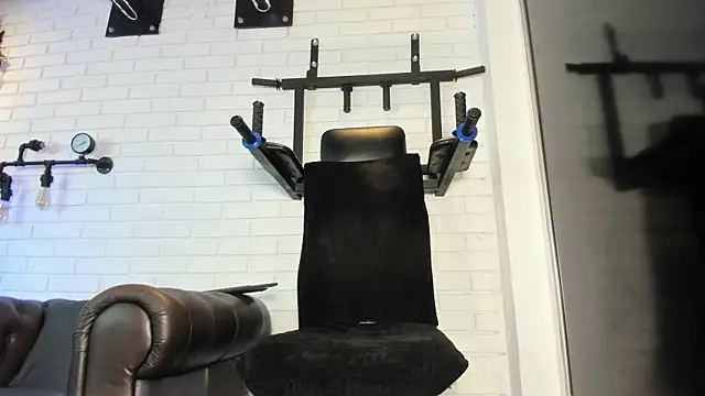 ItaloMoore online show from October 2025 11:29:02 AM