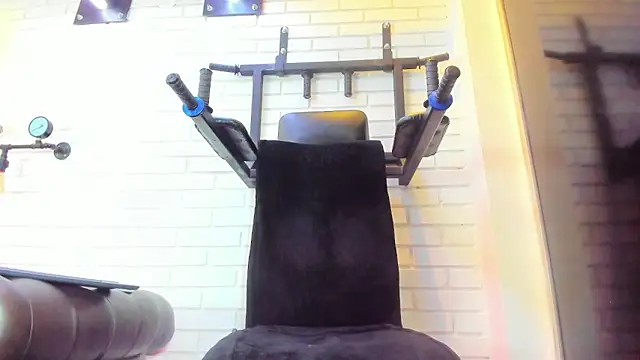 ItaloMoore online show from December 2025 12:14:01 PM