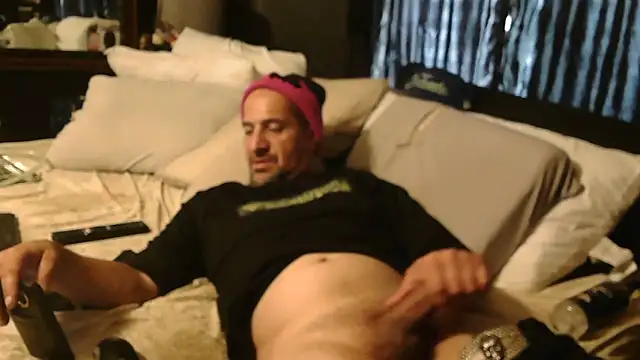 N3V3RPANICxh online show from April 2026 07:18:01 PM