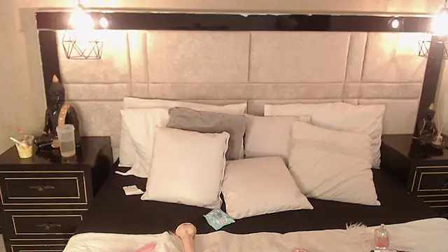 OliviaGarciaa online show from October 2025 07:33:02 PM