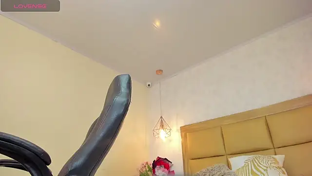 MELISSAROUGE online show from April 2026 07:29:02 PM