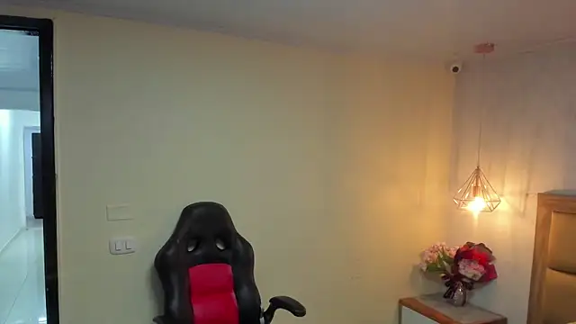 MELISSAROUGE online show from April 2026 01:42:02 AM