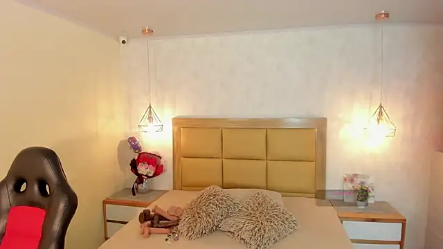MELISSAROUGE online show from July 2026 07:41:02 PM