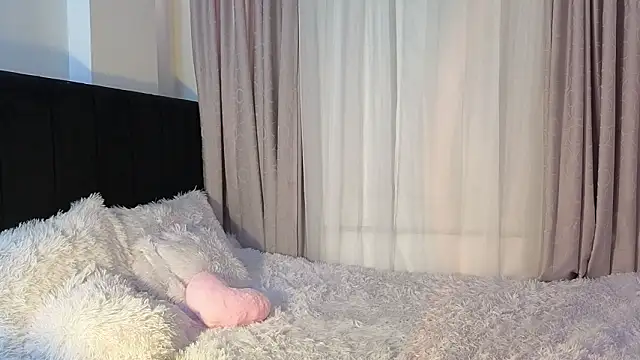 LunaVelvet777 online show from March 2026 05:51:01 PM