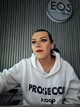 Lilith Zamara online show from November 2025 01:17:01 AM