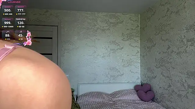 Snapshot of NylaNadler chatting on June 2026 09:07:02 AM NylaNadler online show from June 2026 09:07:02 AM