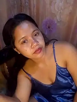 Snapshot of hotmomma8 chatting on May 2026 04:48:02 PM hotmomma8 online show from May 2026 04:48:02 PM