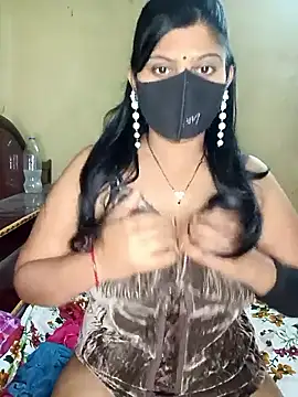 Snapshot of reena502 chatting on May 2026 12:05:01 AM reena502 online show from May 2026 12:05:01 AM