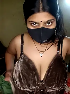 Snapshot of reena502 chatting on May 2026 12:17:02 AM reena502 online show from May 2026 12:17:02 AM