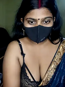 Snapshot of reena502 chatting on August 2026 12:45:02 AM reena502 online show from August 2026 12:45:02 AM