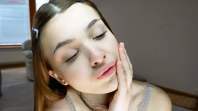 Eva Zill online show from April 2026 09:07:02 AM