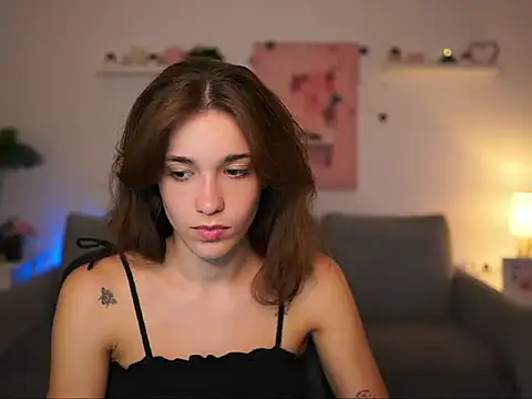 kissie cat online show from September 2025 01:33:02 PM