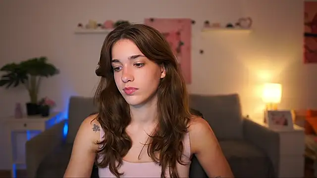 kissie cat online show from September 2025 06:22:01 PM