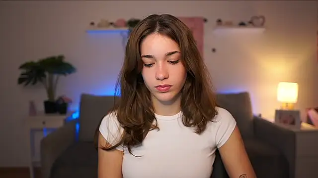 kissie cat online show from October 2025 01:08:02 PM