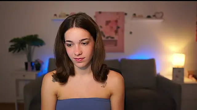 kissie cat online show from October 2025 01:11:01 PM