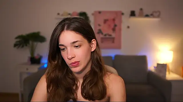 kissie cat online show from April 2026 01:14:02 PM