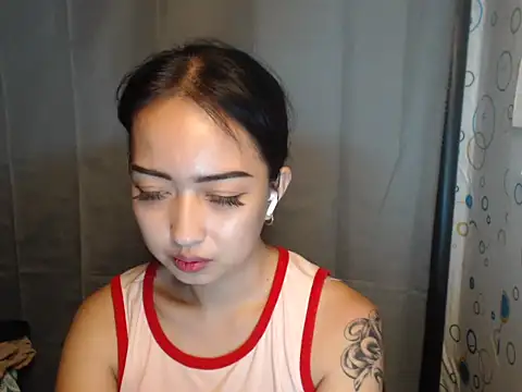 Snapshot of Soft_Angel8 chatting on May 2026 05:46:02 AM Soft Angel8 online show from May 2026 05:46:02 AM
