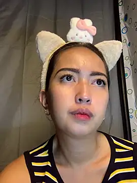 Snapshot of Soft_Angel8 chatting on May 2026 06:38:02 PM Soft Angel8 online show from May 2026 06:38:02 PM