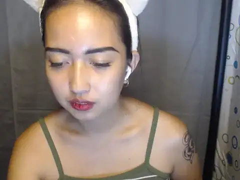 Snapshot of Soft_Angel8 chatting on May 2026 04:58:01 PM Soft Angel8 online show from May 2026 04:58:01 PM